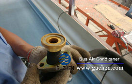  install roof mounted bus air conditioner-24